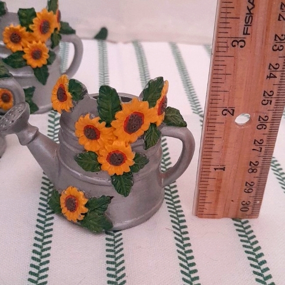 Vintage Sunflower Watering Can Napkin Rings - Picture 2 of 6